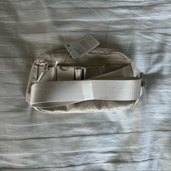 lululemon athletica Bags Lululemon White Opal Everywhere Belt Bag Extended Strap Poshmark